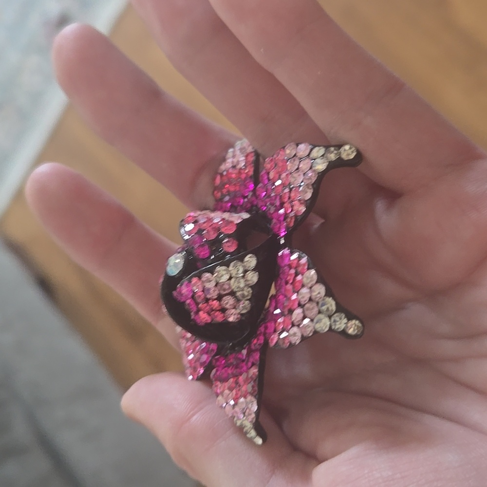 Crystal Encrusted Flower Pendant Ombre Colored - Picture 3 of 4